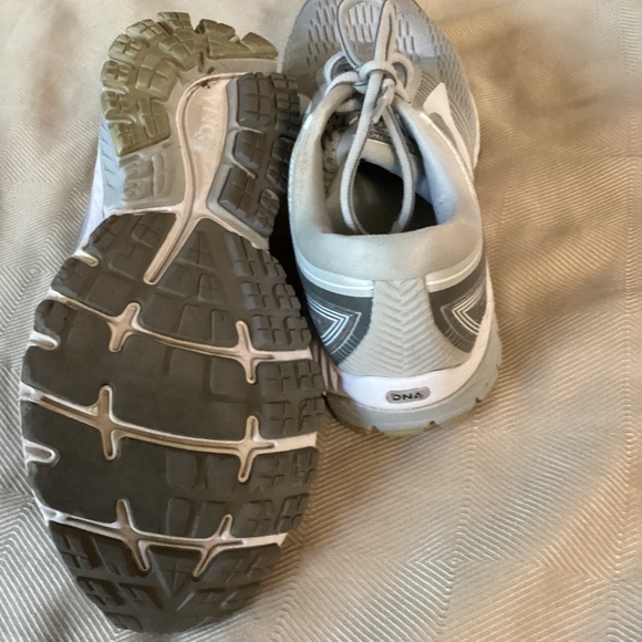 Brooks Ghost 10 Women’s Athletic Shoes sz 9B - Picture 4 of 5